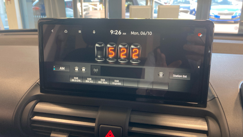 Hyundai INSTER 85kW 02 49kWh 5dr Auto Electric Hatchback